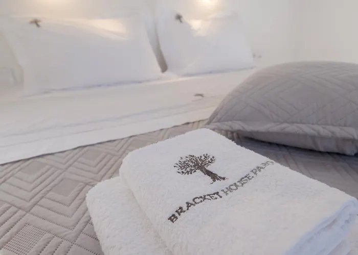 Bracket House Paros *