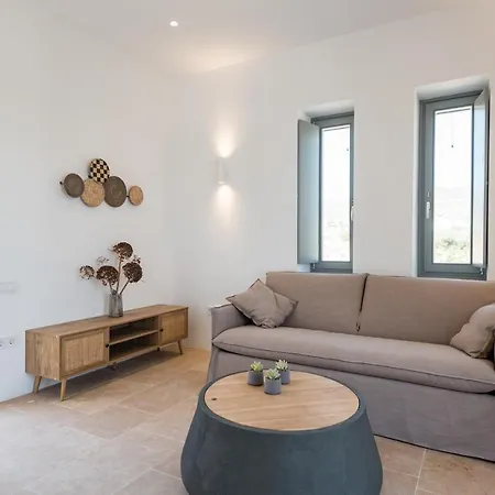 Bracket House Paros Dhragoulas